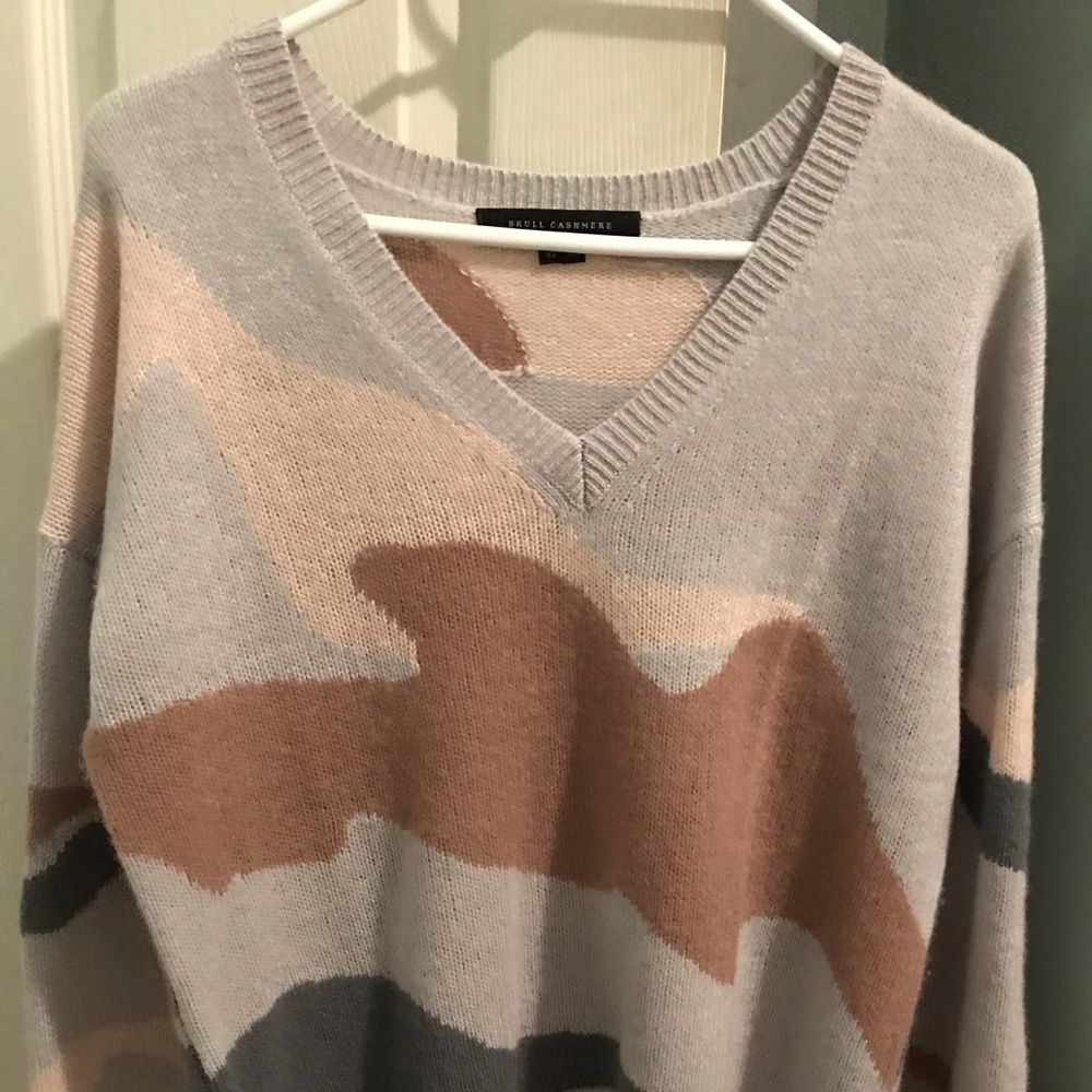 Skull cashmere sweater size xs excellent condition